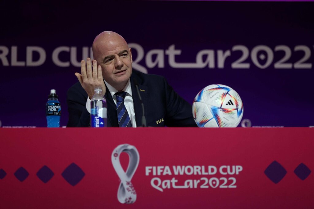 Gianni Infantino, président de la FIFA, en conférence de presse avant le début de la Coupe du Monde 2022 au Qatar